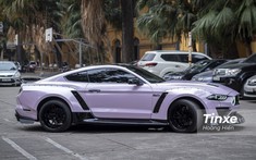Sau Audi R8, Ford Mustang GT 5.0 độ độc nhất Việt Nam cũng bất ngờ "thay áo" màu hồng phấn
