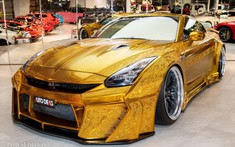 Chiếc Nissan GT-R R35 độ thân vỏ vàng óng cực tinh xảo này đang được rao bán giá 10 tỷ đồng