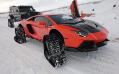 YouTuber nghịch ngợm độ bánh xích đi tuyết cho siêu xe Lamborghini