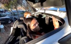 Đây là minh chứng cho thấy hàng ghế thứ 3 của Tesla Model Y nhỏ đến thế nào