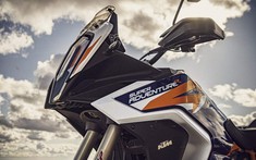 Mô tô Adventure "bạo chúa" KTM 1290 Super Adventure R chính thức ra mắt với nhiều trang bị khủng