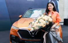 "Đả nữ" Ngô Thanh Vân nhận "xe chủ tịch" VinFast President vào đúng ngày sinh nhật
