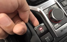 Lợi ích của phanh tay điện tử và những lưu ý khi dùng