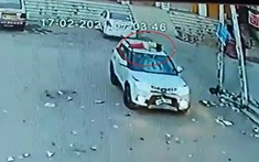 Video: Tài xế xe SUV gây tai nạn rồi chở thi thể nạn nhân bỏ chạy trên quãng đường 10 km