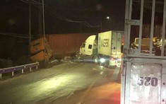 Đồng Nai: Tránh xe máy băng qua đường, xe container lao sang làn ngược chiều, tông xe container khác
