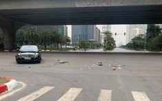 Hà Nội: Xe máy va chạm với xe sang Mercedes-Benz vào sáng mùng 1 Tết, 1 người bị thương nặng