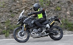 Xe việt dã Triumph Tiger 1200 sẽ được trang bị động cơ 3 xylanh mới mạnh mẽ hơn?