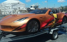 Chiếc C7 Corvette mới cứng này thực chất là một con thuyền máy chỉ đi được trên nước