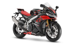 Choáng ngợp trước sức mạnh của bộ đôi siêu mô tô Aprilia RSV4 và RSV4 Factory
