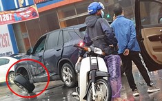 Thái Nguyên: VinFast Lux SA2.0 gãy trục bánh trước sau va chạm với Kia Sedona ở ngã tư