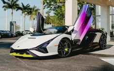 Lamborghini Sian bản giới hạn 63 chiếc tiếp tục đến Mỹ với màu sơn không thể độc hơn