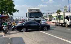 Bình Dương: VinFast LUX A2.0 xoay ngang mặt đường sau va chạm với xe tải