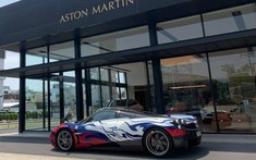 Pagani Huayra của Minh "Nhựa" xuất hiện tại đại lý Aston Martin Việt Nam