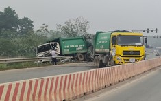 Hoà Bình: Tai nạn liên hoàn giữa 2 xe rác với xe ben chở đất khiến người đi đường sợ hãi