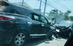 Video: Tai nạn liên hoàn giữa 3 ô tô trên QL22 khiến cư dân mạng khó hiểu với tình trạng xe Toyota Fortuner