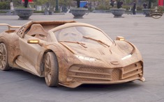 Ông bố trẻ ở Bắc Ninh tự chế "siêu xe" Bugatti Centodieci bằng gỗ cho con trai