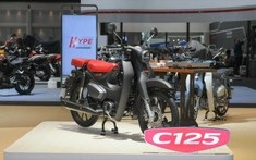 Huyền thoại Honda Super Cub đẹp hơn bao giờ hết nhờ màu đen nhám