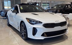 Xe thể thao Kia Stinger 2022 xuất hiện tại đại lý trước ngày ra mắt chính thức