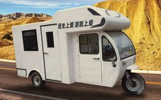 Chiếc xe RV 3 bánh, chạy điện bé nhỏ này có không gian sống cho 2 người và cái giá rẻ 110 triệu đồng