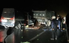 Thái Nguyên: Xe khách 16 chỗ va chạm với ô tô tải đang đỗ, 3 người tử vong