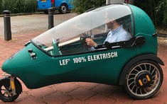 LEF - Chiếc xe điện 3 bánh cho người thấy ô tô thì thừa còn xe máy thì thiếu