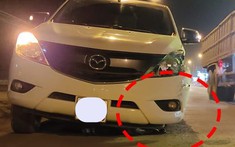 Video: Va chạm với xe khách, xe bán tải Mazda BT-50 rụng bánh