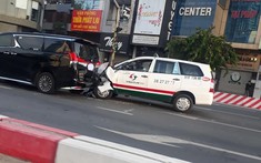 Xe taxi tông đuôi MPV hạng sang Lexus LM hơn 10 tỷ đồng tại đường Nguyễn Hữu Cảnh