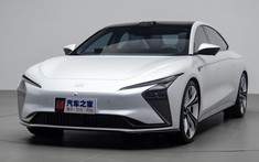 Diện kiến Zhiji IM L7 - Mẫu sedan điện hạng sang với hệ thống 3 màn hình nối liền nhau
