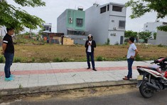 Bất động sản hạ sốt, người mua mong giá nhà đất hạ theo