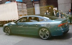 Audi A7L 2021 - phiên bản kéo dài của A7 Sportback - lộ diện trước ngày ra mắt