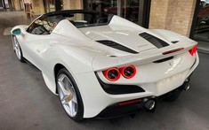 Thêm siêu xe mui trần Ferrari F8 Spider lên đường về nước, màu sơn vẫn là độc nhất Việt Nam