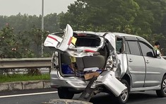 Video: Tai nạn liên hoàn trên đường cao tốc Cầu Giẽ - Ninh Bình khiến cặp "gà nhà" Toyota nát đuôi xe