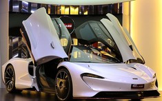 Siêu xe triệu đô McLaren Speedtail đầu tiên đặt chân đến đại lý bán toàn xe hypercar cho nhà giàu Việt