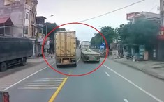 Video: 2 xe container rượt đuổi, chèn ép nhau trên quốc lộ 1A khiến người đi đường kinh hãi