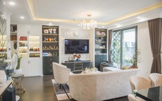 Căn hộ tân cổ điển "chanh sả" của vợ chồng nhà văn Huyền Trang Bất Hối