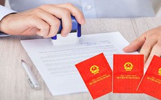Nhờ người khác đứng tên sổ đỏ: Phải làm gì để tránh được rủi ro?