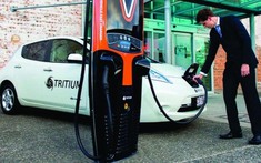 Vì đâu giá xe ô tô điện lại đắt đỏ đến mức vô lý như vậy?