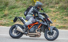 "Ông hoàng" Naked bike KTM 1290 Super Duke RR sẽ được ra mắt trong tối nay
