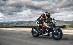 Siêu naked bike KTM 1290 Super Duke RR "cháy hàng" chỉ sau 48 phút dù có giá cao ngất ngưởng