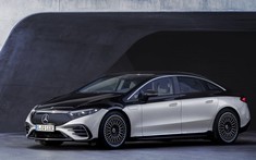 Sedan hạng sang cỡ lớn Mercedes-Benz EQS 2022 dùng gương chiếu hậu truyền thống vì lý do này