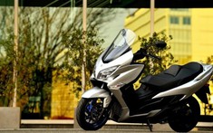 Suzuki Burgman 400 - Đối thủ của BMW C400 được nâng cấp với một số bổ sung hấp dẫn