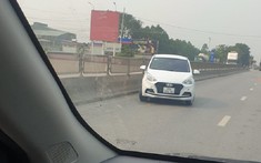 Video: Chuyển làn thiếu quan sát, xe đầu kéo tông ô tô con Hyundai Grand i10 trên quốc lộ 1A
