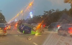 Video: Tông lật Kia Morning trên đường Võ Nguyên Giáp, tài xế điều khiển ô tô Kia Soul bỏ chạy