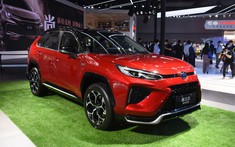 Toyota Wildlander 2021 phiên bản tiêu thụ 1,1 lít xăng/100 km chính thức trình làng, đe dọa Honda CR-V