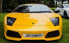 Chuyện lạ: Người đàn ông suýt chết vì "tuyệt thực cầu xin Chúa ban cho Lamborghini"