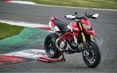 Ducati Hypermotard 950 SP chính thức ra mắt phiên bản 2022 với bộ màu trường đua tuyệt đẹp