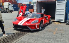 Ford GT thứ 2 bất ngờ lộ ảnh về Việt Nam nhưng lại là bản siêu đắt đỏ '67 Heritage Edition
