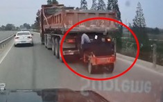 Video: Ông bố cùng con gái di chuyển trên xe ba gác bị xe tải kéo đi trên đường hơn 5 km