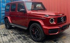 Mercedes-AMG G63 tiếp tục về nước nhưng sở hữu màu sơn đỏ cực hiếm từ trong ra ngoài gây thú vị với đại gia Việt