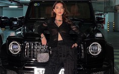 "Nữ hoàng nội y" Ngọc Trinh khoe dáng bên cạnh Mercedes-AMG G63 độ Brabus